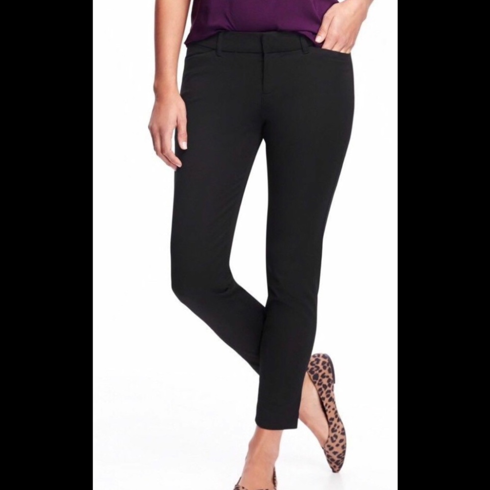 Old Navy Pixie Pants! 🥰 Black Size 8 ankle length